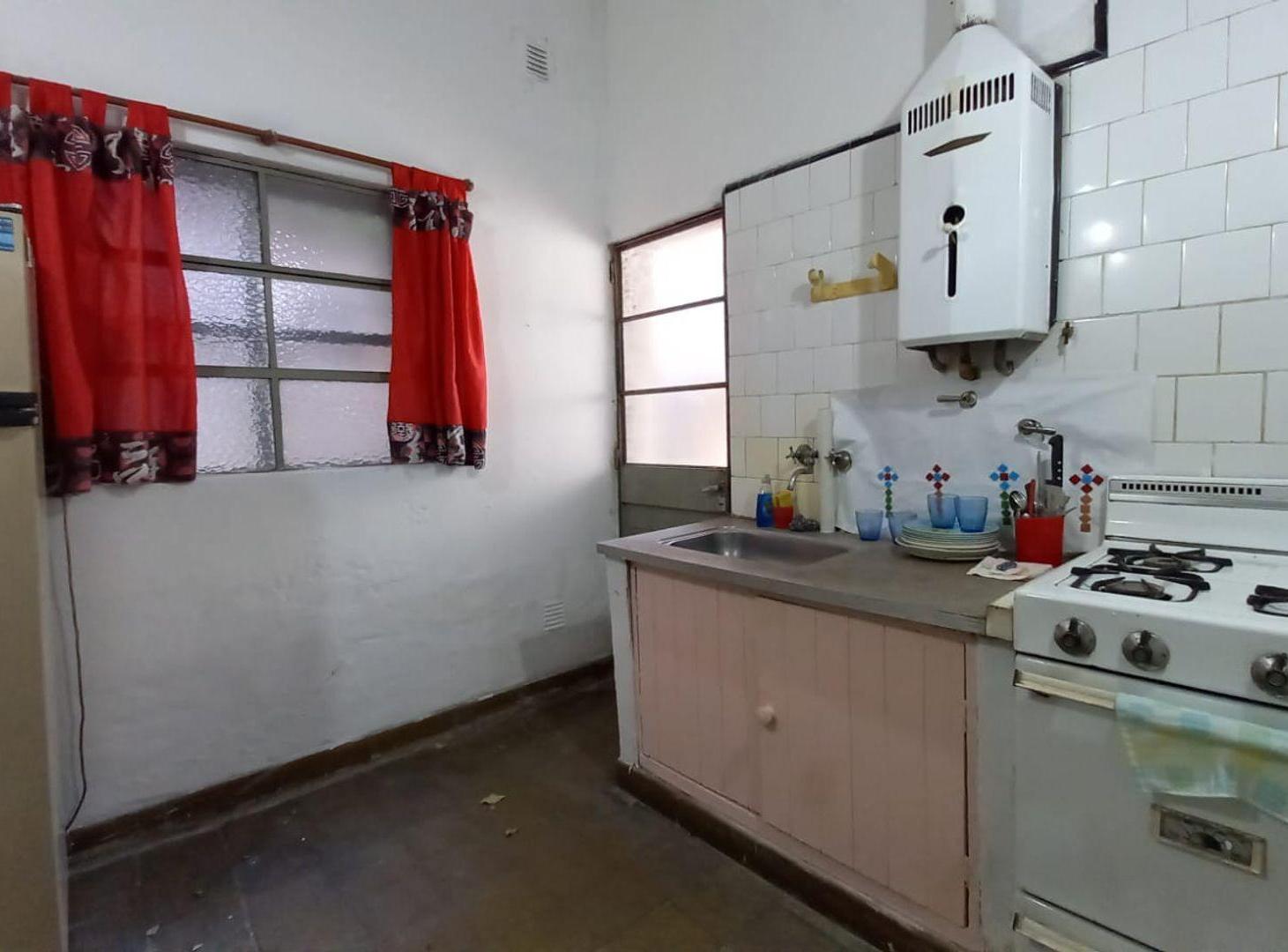 Foto de CASA 4 AMB C/ FONDO LIBRE LOTE PROPIO APTO CRÉDITO, imagen 5
