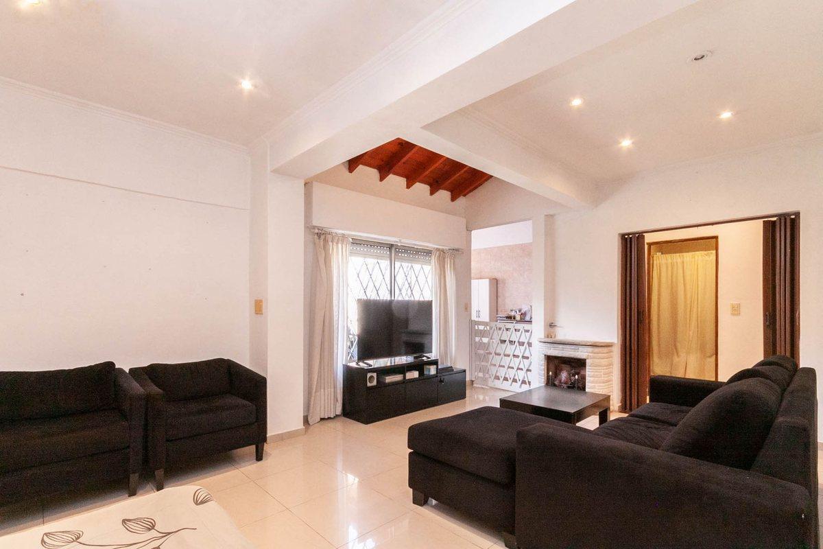 Foto de VENTA CASA 4 AMBIENTES/ LLAVALLOL, imagen 2