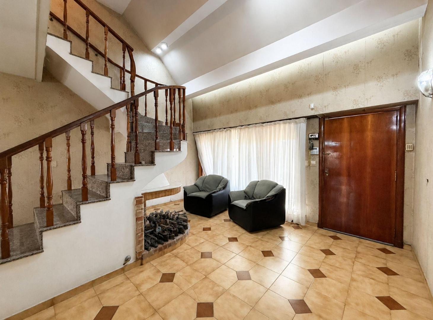 Foto de CHALET 5 AMB C/GRAN JARDÍN, GARAJE, LAVADERO Y MÁS, imagen 5