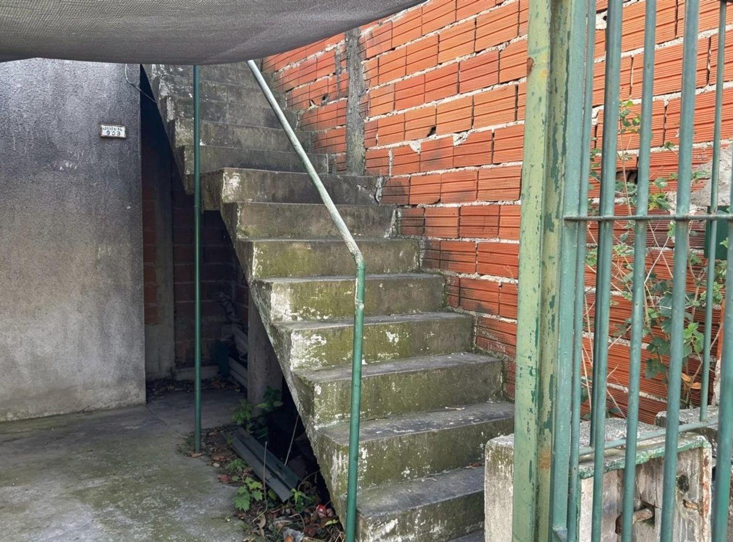 Foto de LOTE DE 8.66 X 34,64 CON COCHERAS Y 2 UNIDADES, imagen 3