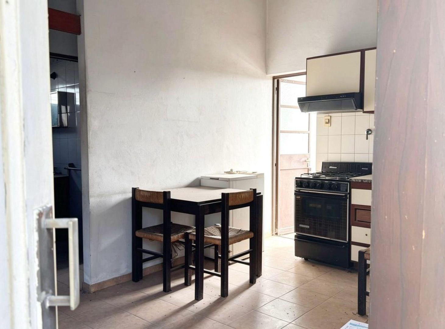 Foto de LOTE DE 8.66 X 34,64 CON COCHERAS Y 2 UNIDADES, imagen 4