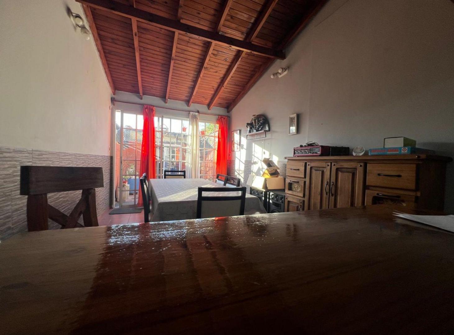 Foto de VENTA DE CASA 3 AMB. C/COCHERA, PATIO Y PARRILLA, imagen 2