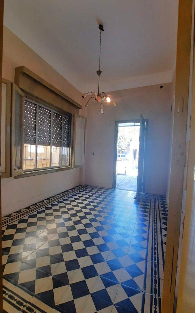 Foto de OPORT: CASA DE 315 M2 A RECICLAR 100%, imagen 2