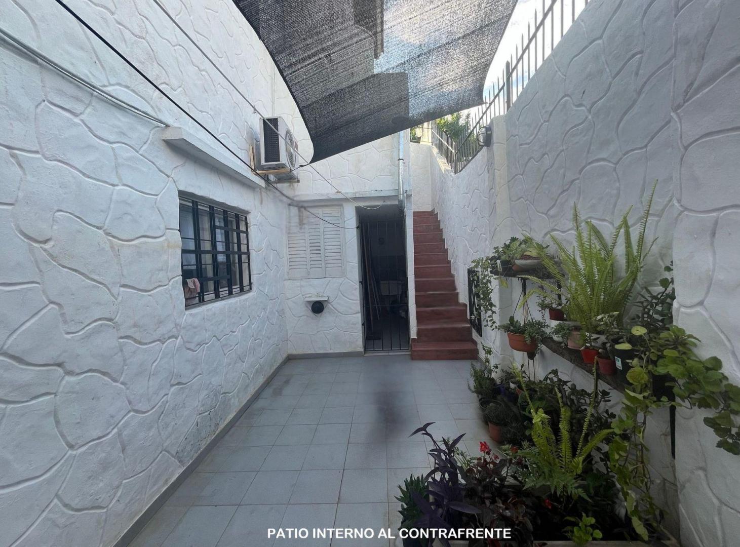 Foto de EXCELENTE CASA EN BANFIELD. APTA CREDITO, imagen 2