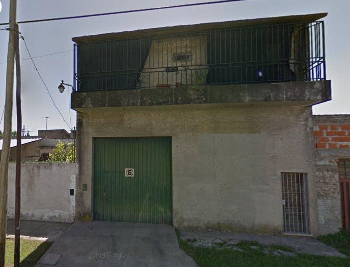 Foto de Galpón c/salida a dos calles y casa 3 amb arriba, imagen 3