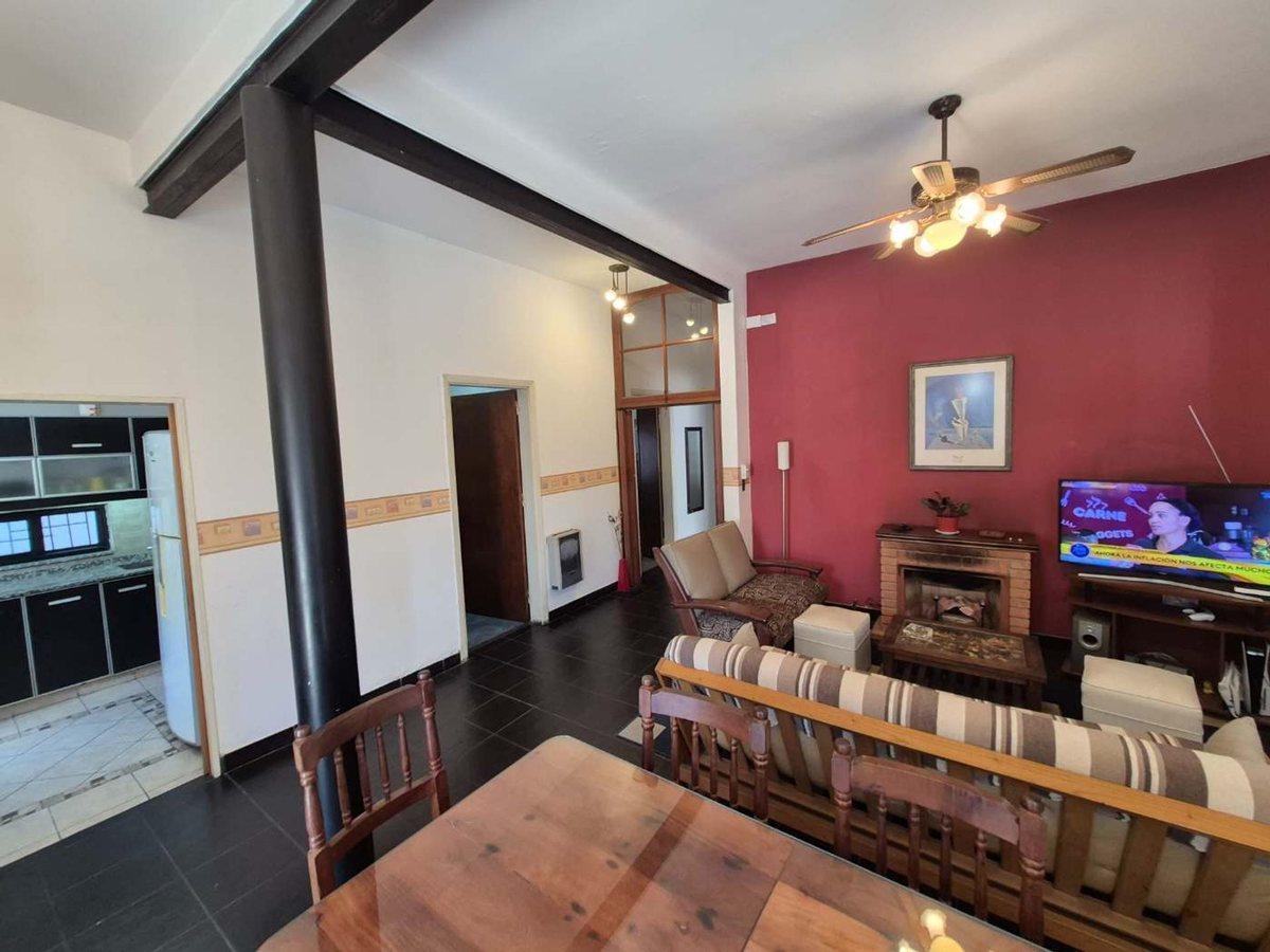 Foto de VENTA CASA 4 AMB-COCHERA-TERRAZA-PATIO-LANUS OESTE, imagen 2