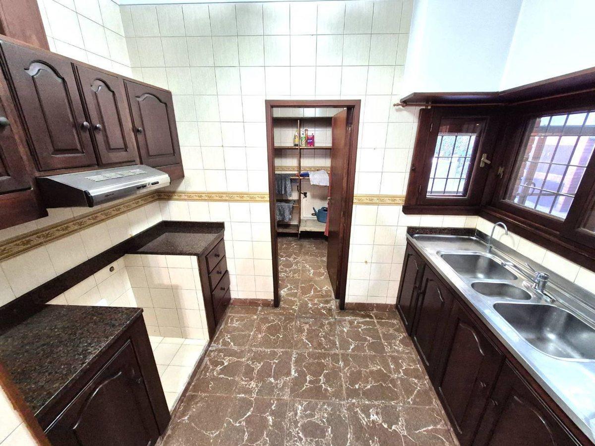 Foto de CASA 5 DORMIT-GARAG 2 autos-PATIO-PILETA!-QUINCHO!, imagen 5