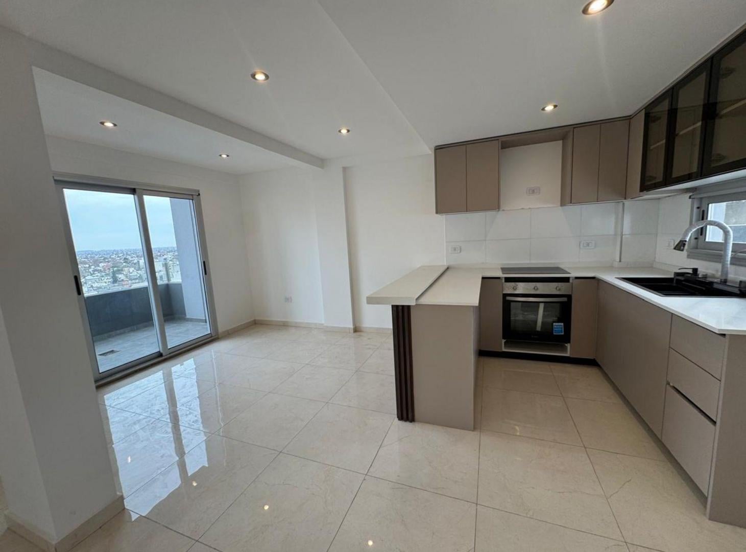 Foto de VENTA DEPTO 3 AMB 100m2 LANUSITA COCHERA CUBIERTA, imagen 3