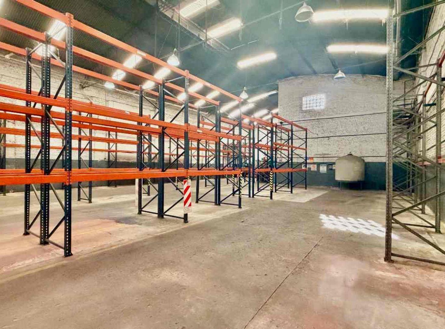 Foto de EXCELENTE GALPÓN DE 916,12M2 - DEPOSITO/INDUSTRIA., imagen 3
