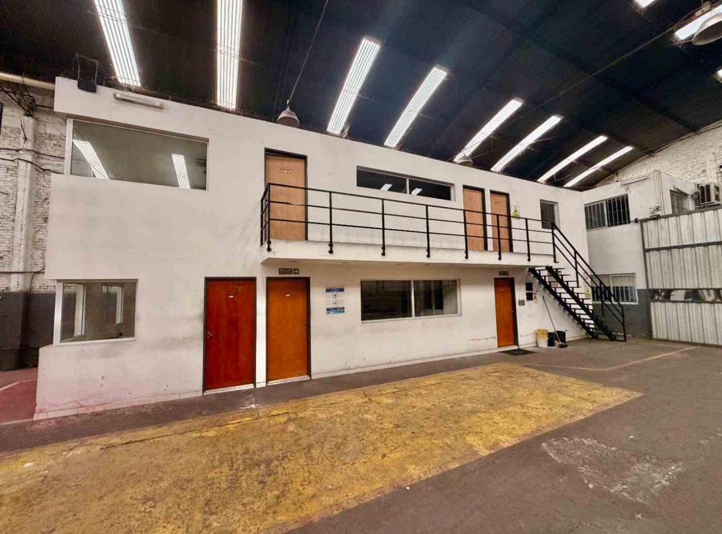 Foto de EXCELENTE GALPÓN DE 916,12M2 - DEPOSITO/INDUSTRIA., imagen 2