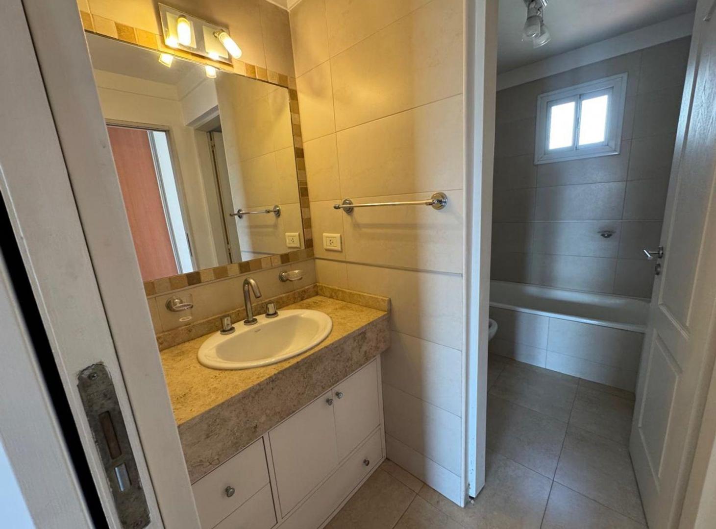 Foto de VENTA DPTO 2 AMB BALCON Y COCHERA LOMAS D ZAMORA, imagen 2