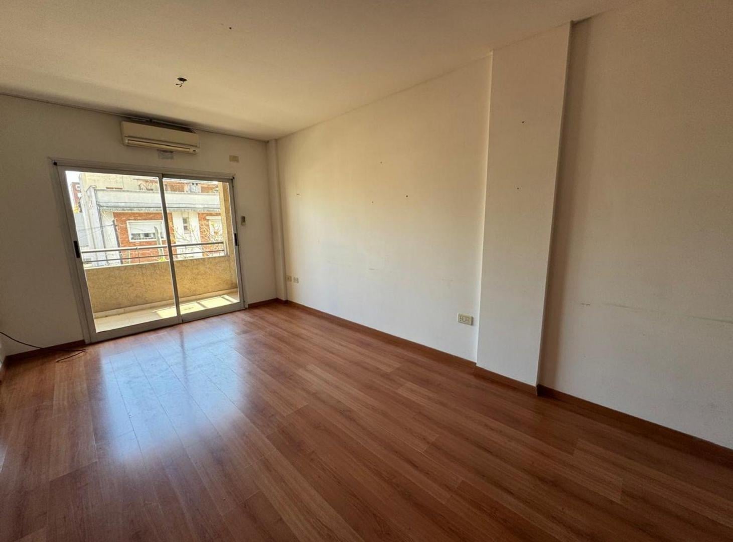 Foto de VENTA DPTO 2 AMB BALCON Y COCHERA LOMAS D ZAMORA, imagen 3