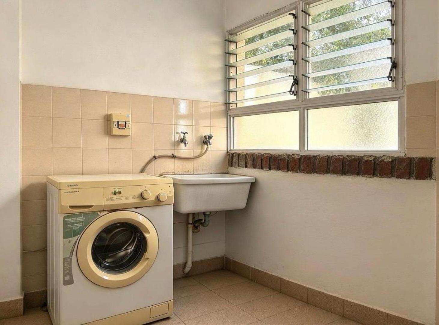 Foto de DEPARTAMENTO DE 2 AMB. EN LANÚS - CAVOUR AL 3000, imagen 3
