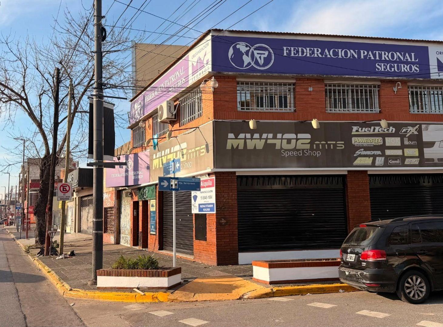 Foto de Gran Local esquina Av Yrigoyen 2602, Gerli Lanús, imagen 3