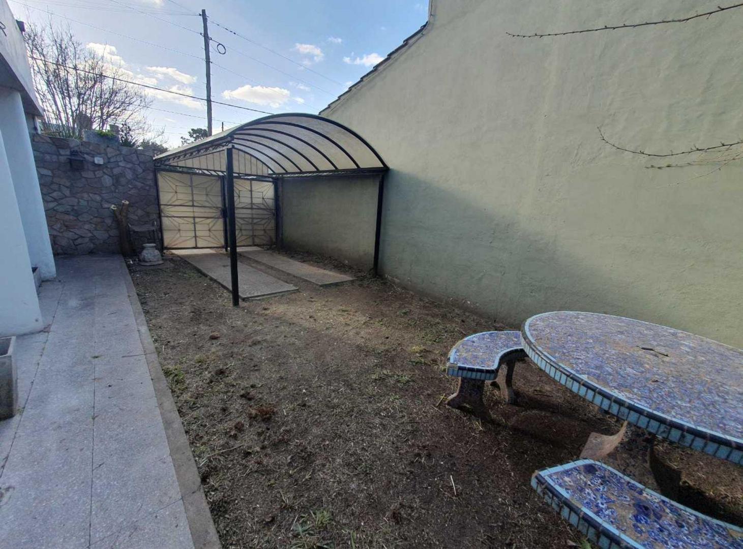 Foto de EXCELENTE CASA RESIDENCIAL BURZACO, imagen 1