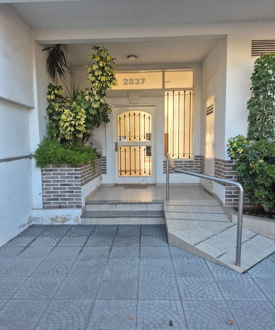 Foto de DEPARTAMENTO 3 AMB FTE CON BALCON Y COCHERA LANUS, imagen 2