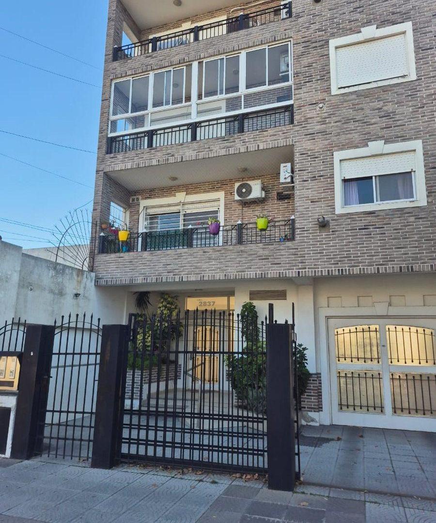 Foto de DEPARTAMENTO 3 AMB FTE CON BALCON Y COCHERA LANUS, imagen 1