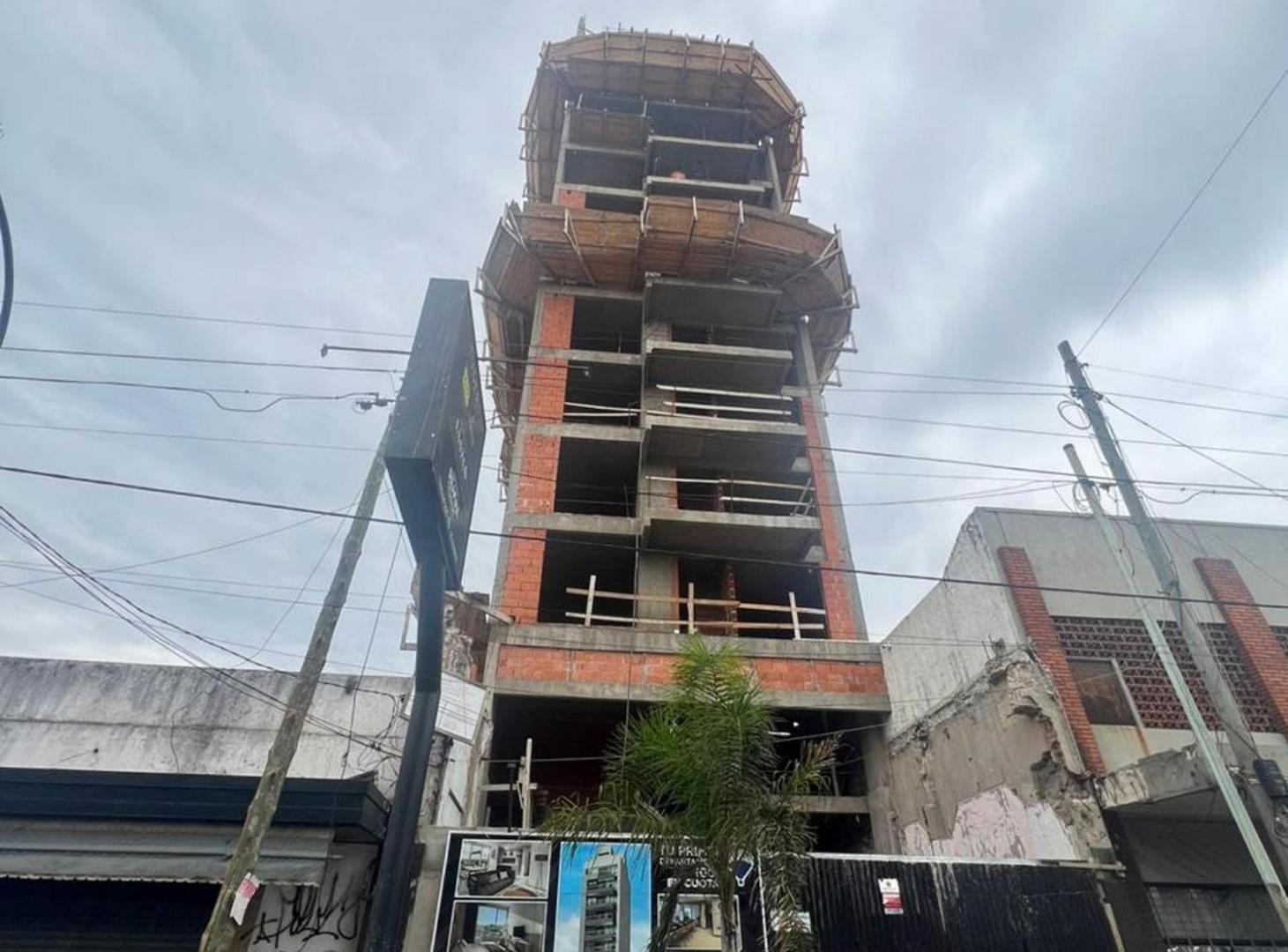 Foto de VENTA DEPTO 4 AMB. POZO, FINANCIACION CON COCHERA, imagen 1