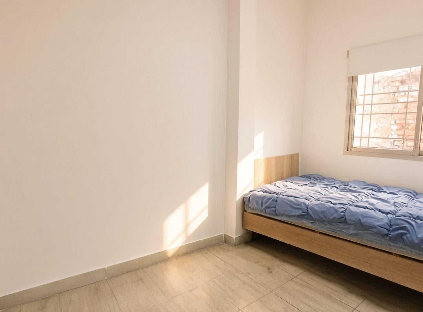 Foto de CASA REMODELADA A NUEVO!-3DORM/PATIO/COCHERA-LANUS, imagen 2
