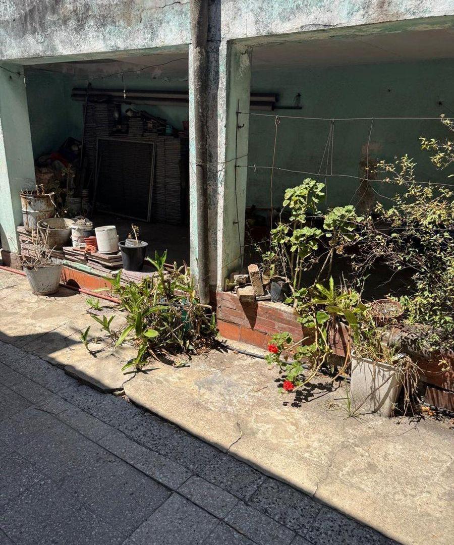 Foto de CASA EN LANUS A REFACIONAR, imagen 1