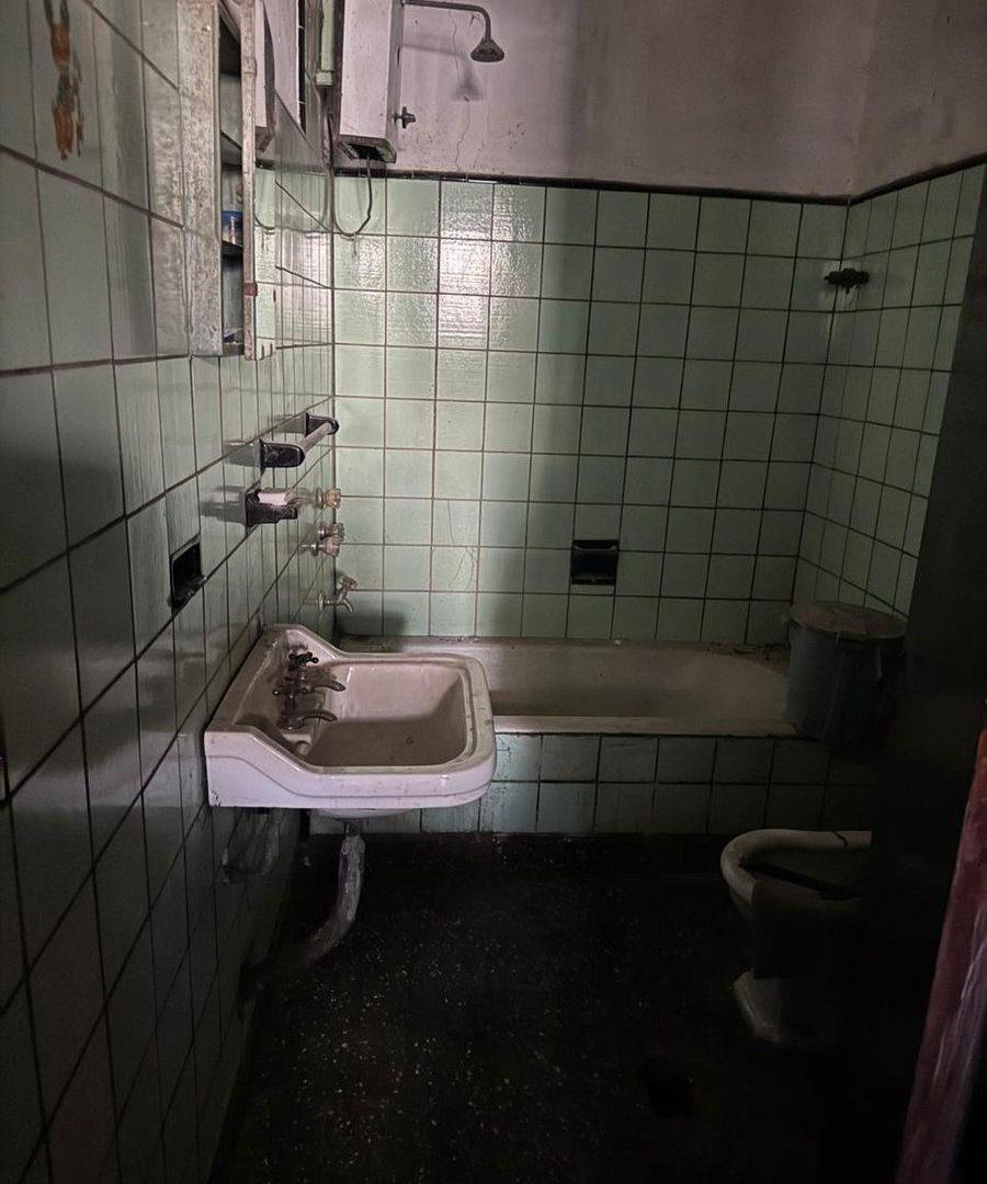 Foto de CASA EN LANUS A REFACIONAR, imagen 4
