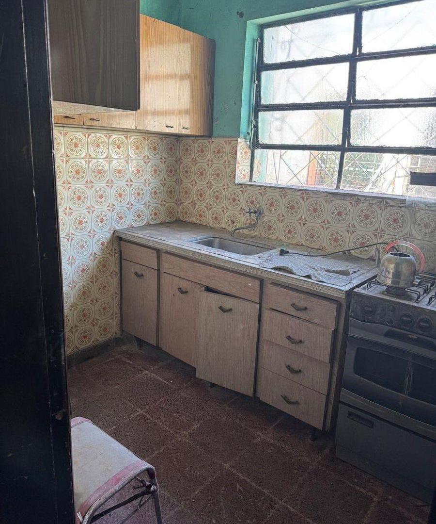 Foto de CASA EN LANUS A REFACIONAR, imagen 3