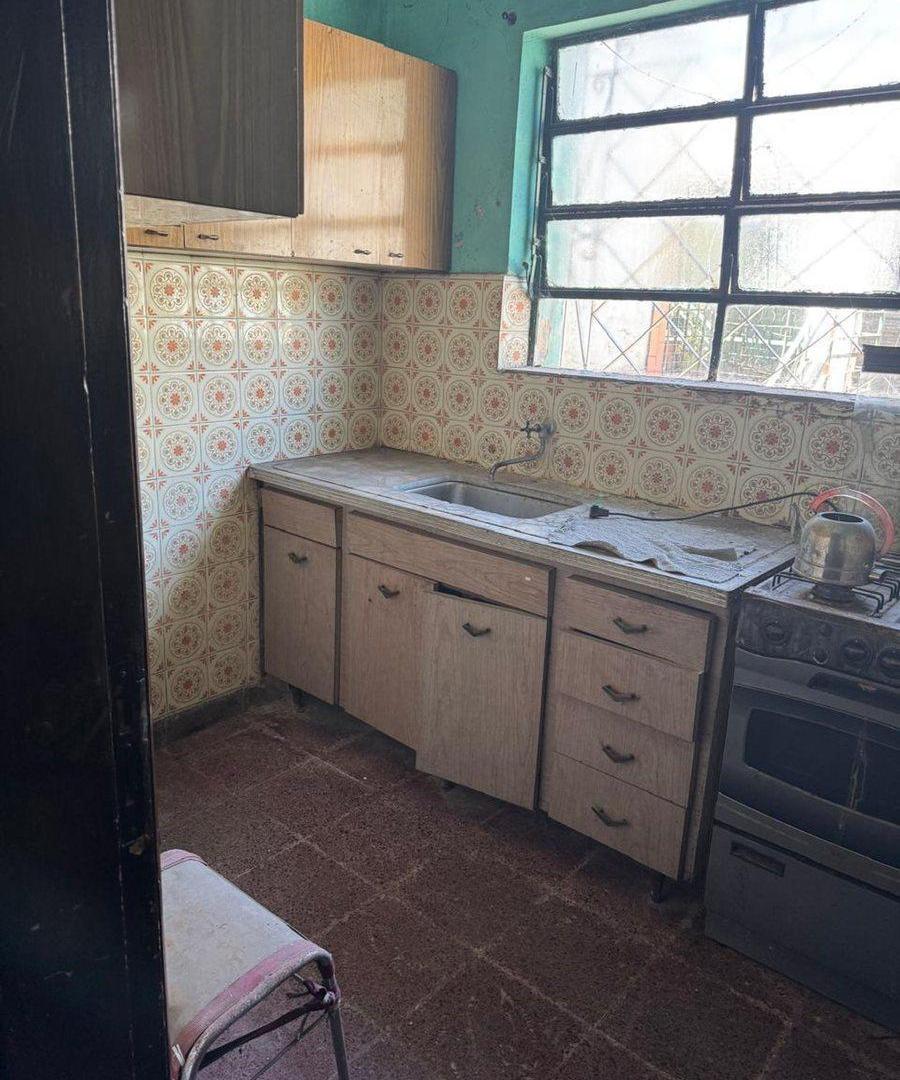 Foto de CASA EN LANUS A REFACIONAR, imagen 5