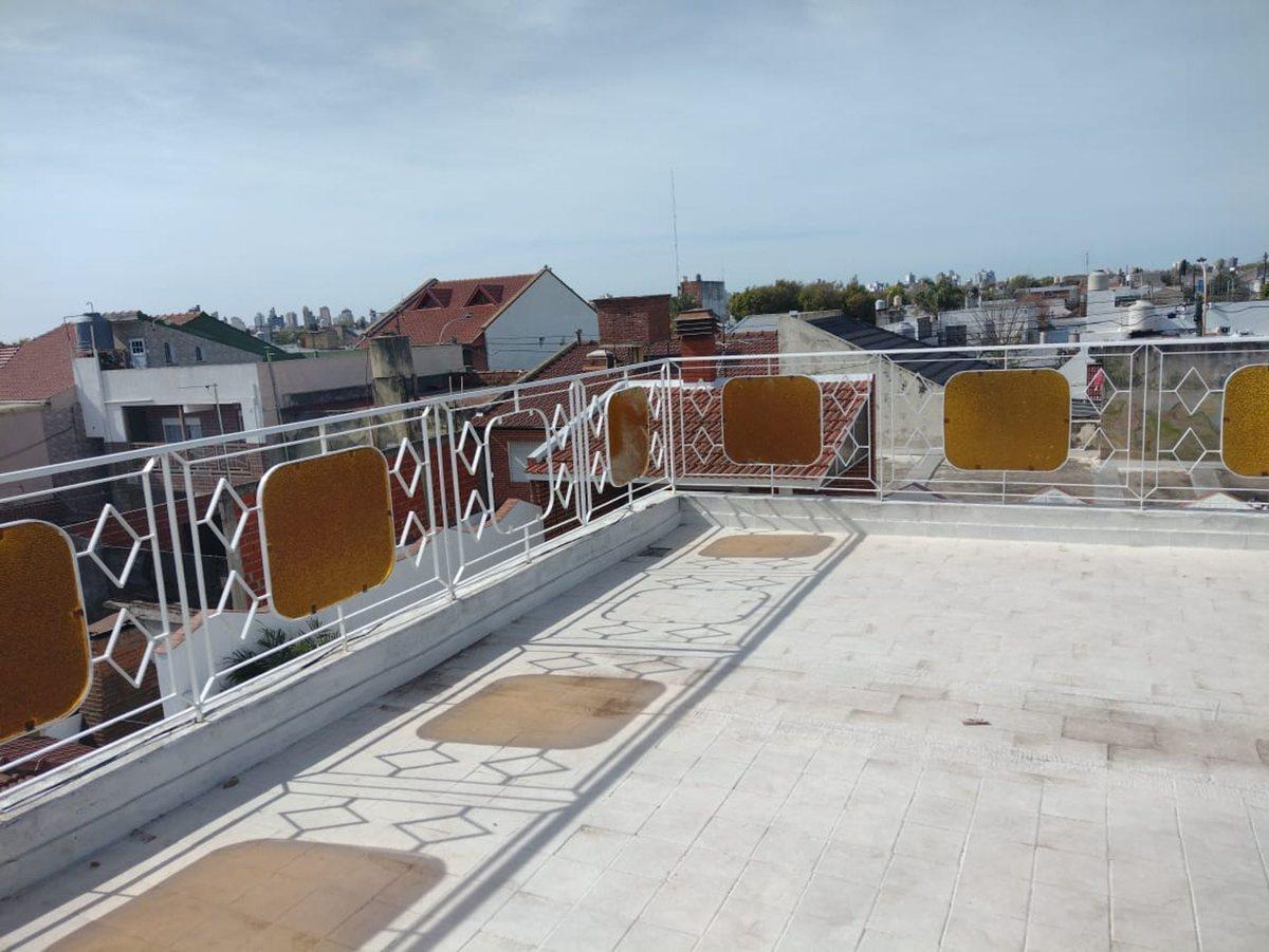 Foto de CASA DUPLEX EN VTA EN R. DE ESCALADA (510 M2)., imagen 2