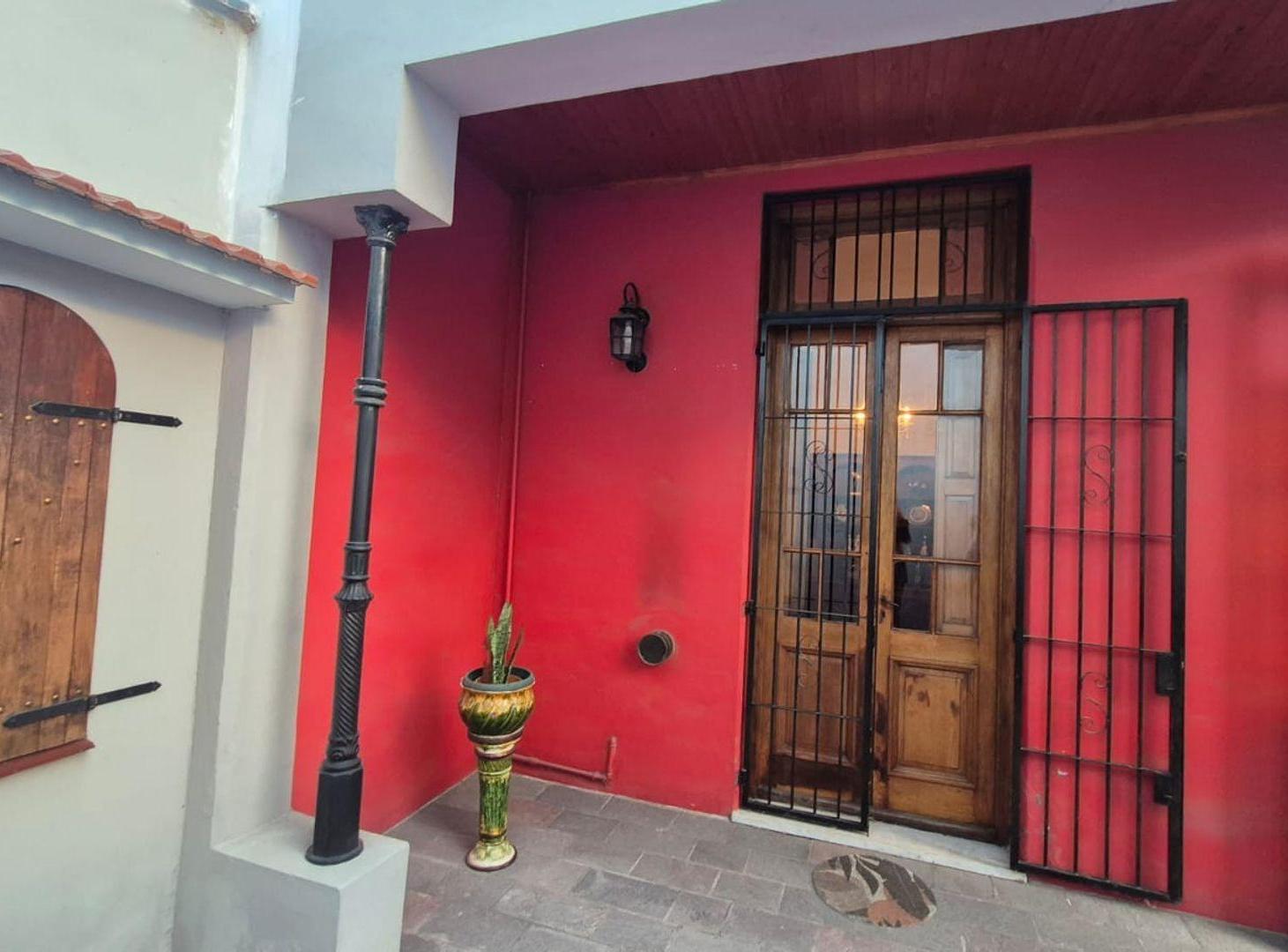 Foto de EXCELENTE CASA C/COCHERA LANUS OESTE FONDO LIBRE, imagen 4