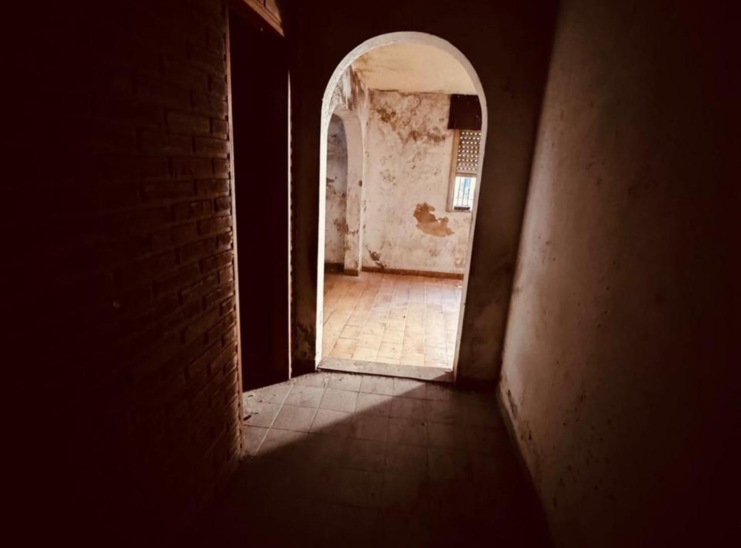 Foto de PH AL FRENTE EN LANUS A REFACIONAR.- INVERSOR, imagen 5