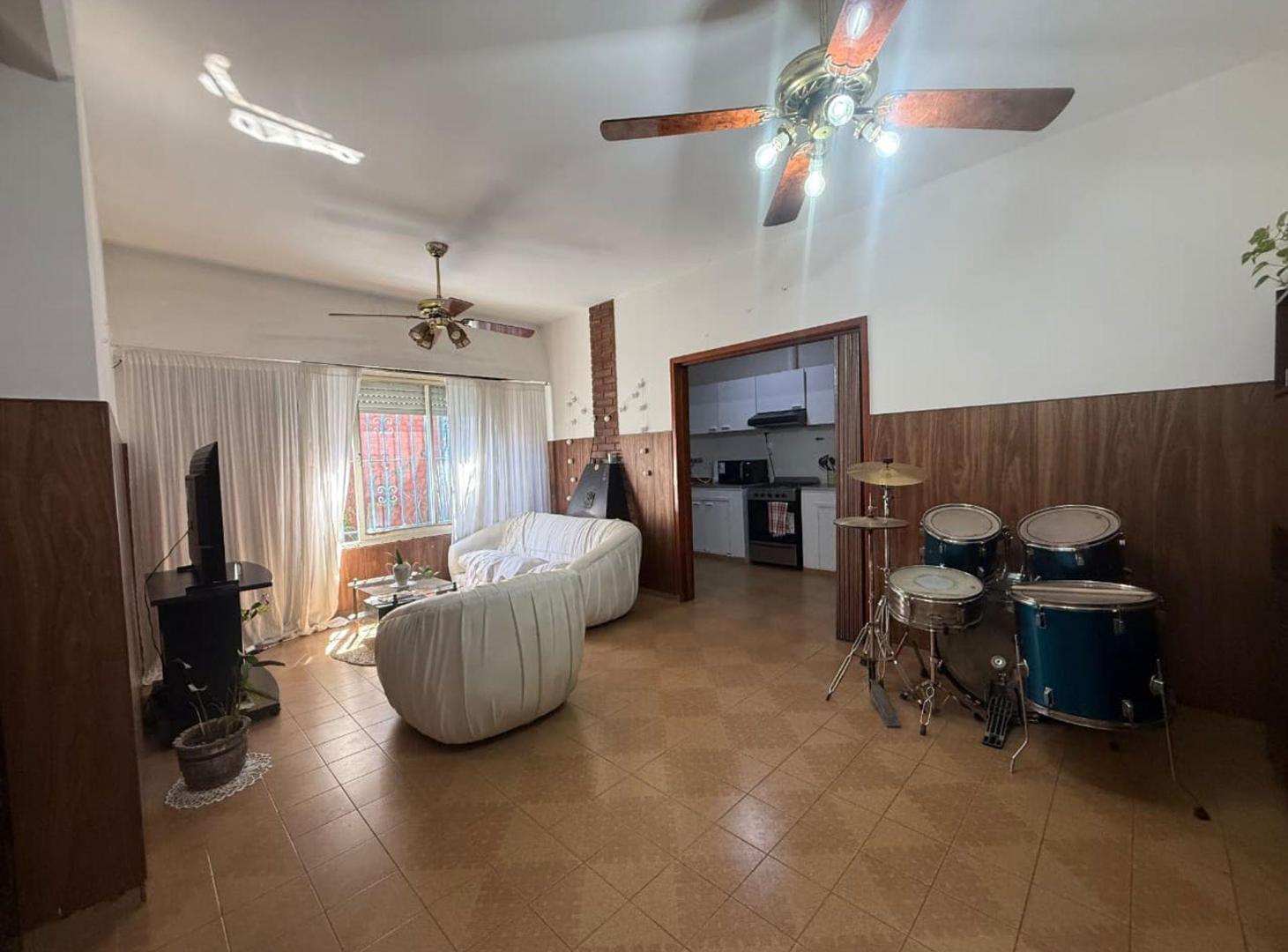 Foto de Casa 3 amb c/ patio , cochera p/ 2 autos y terraza, imagen 3