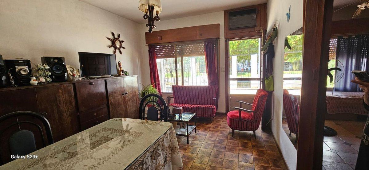 Foto de CASA EN VENTA TEMPERLEY - LOMAS DE ZAMORA PERMUTA, imagen 3