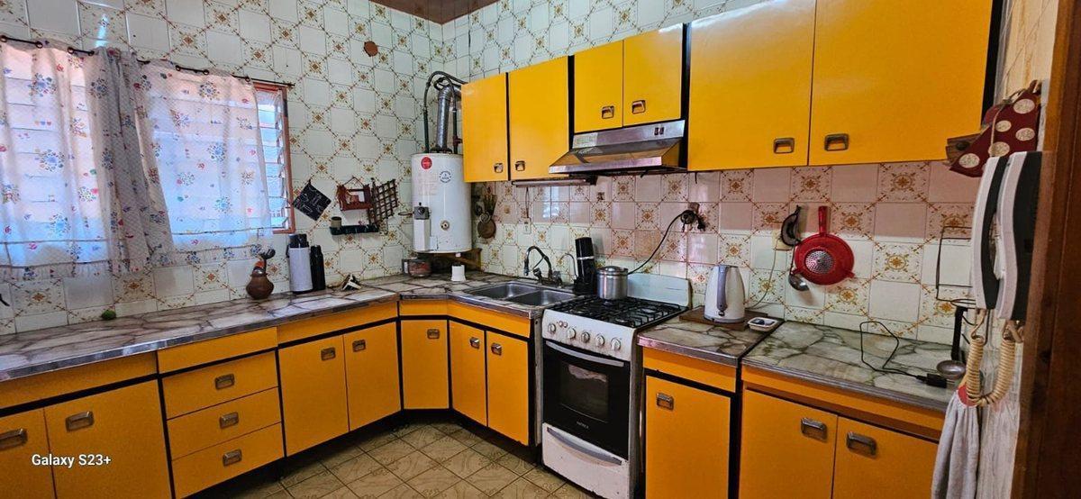 Foto de CASA EN VENTA TEMPERLEY - LOMAS DE ZAMORA PERMUTA, imagen 5