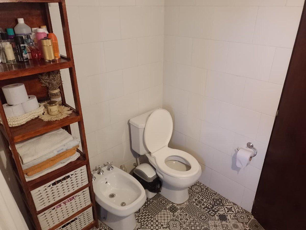Foto de VENTA CASA 4 AMB CON PATIO Y GARAGE MTE CHINGOLO, imagen 3