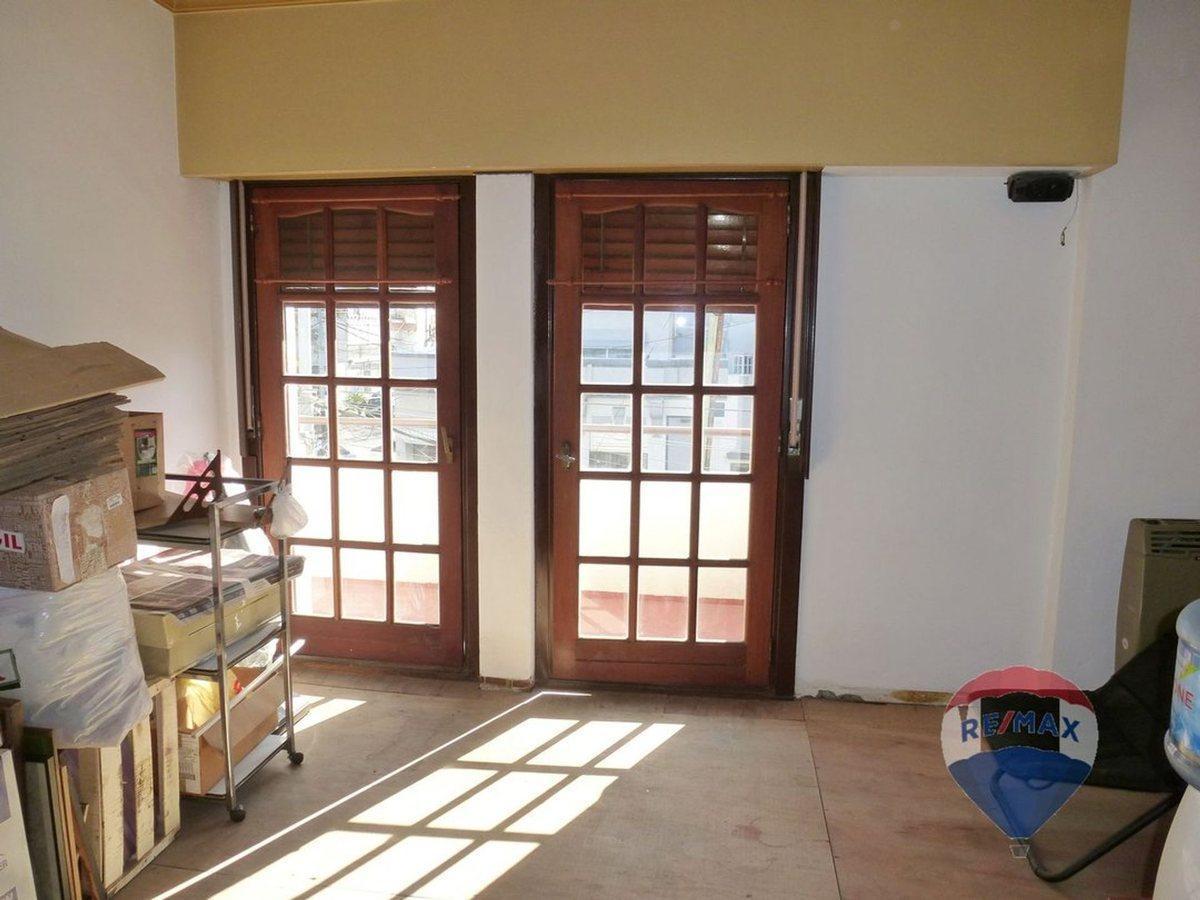 Foto de PH CON ENTRADA IND. 4 AMBIENTES APTO PROFESIONAL!!, imagen 4