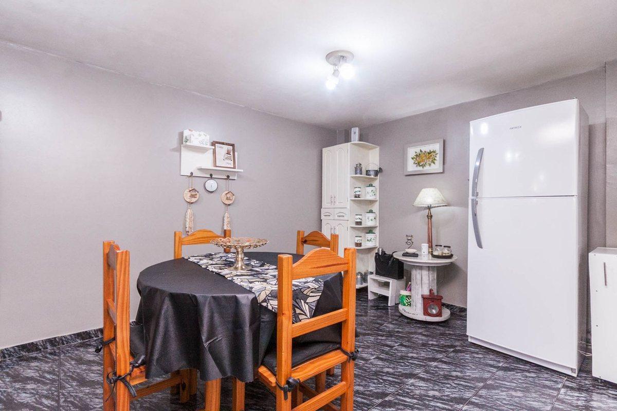 Foto de VENTA EN BLOCK PH PARA 2 FAMILIAS 2 COCHERAS,PATIO, imagen 5