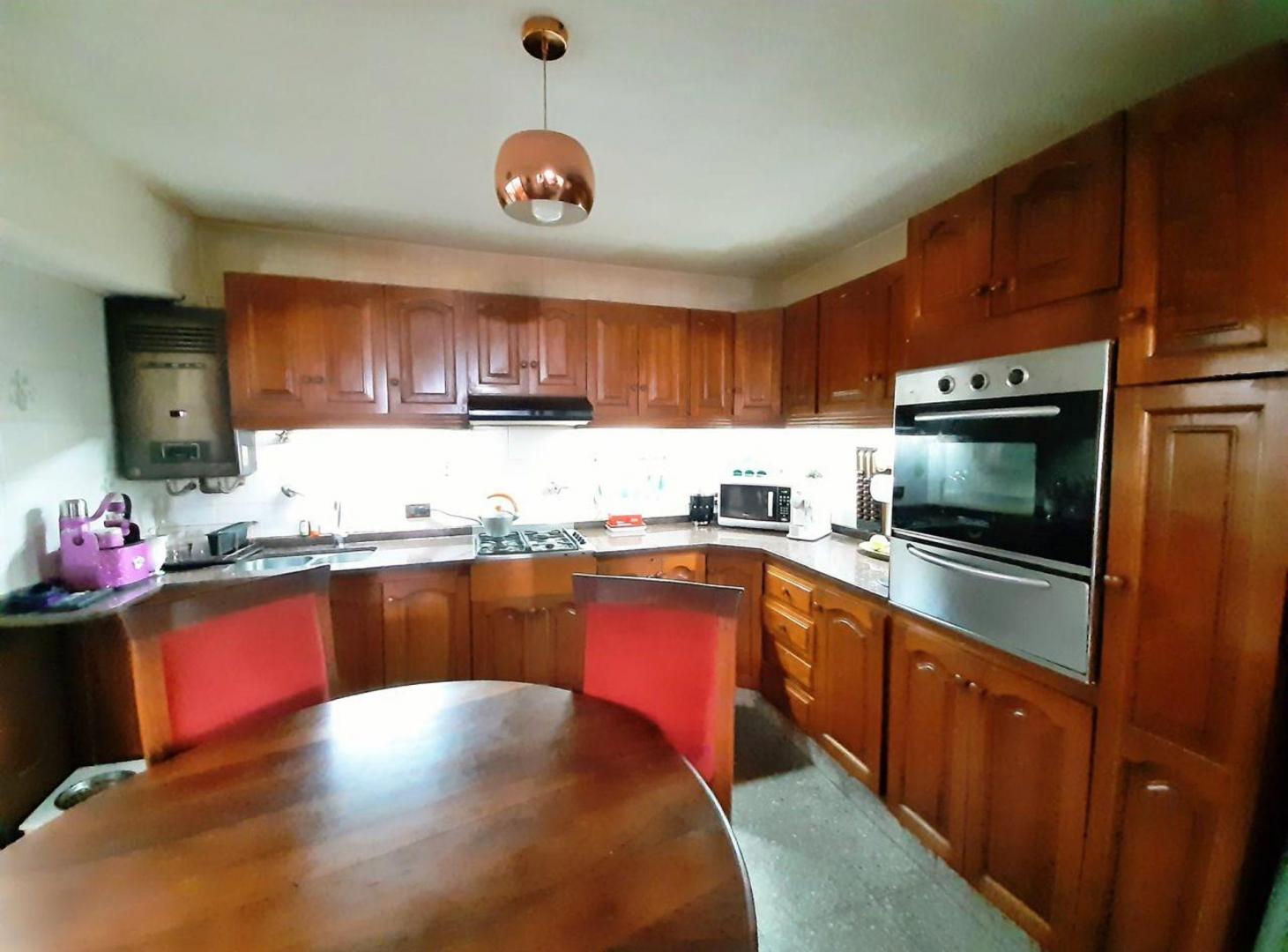 Foto de EXCELENTE CASA CHALET 4 AMB TERRAZA Y LAVADERO, imagen 5