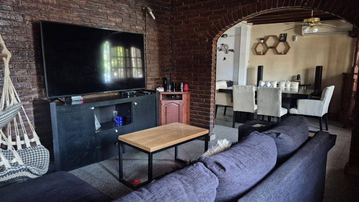 Foto de EXCELENTE CASA CHALET 4 AMB TERRAZA Y LAVADERO, imagen 3