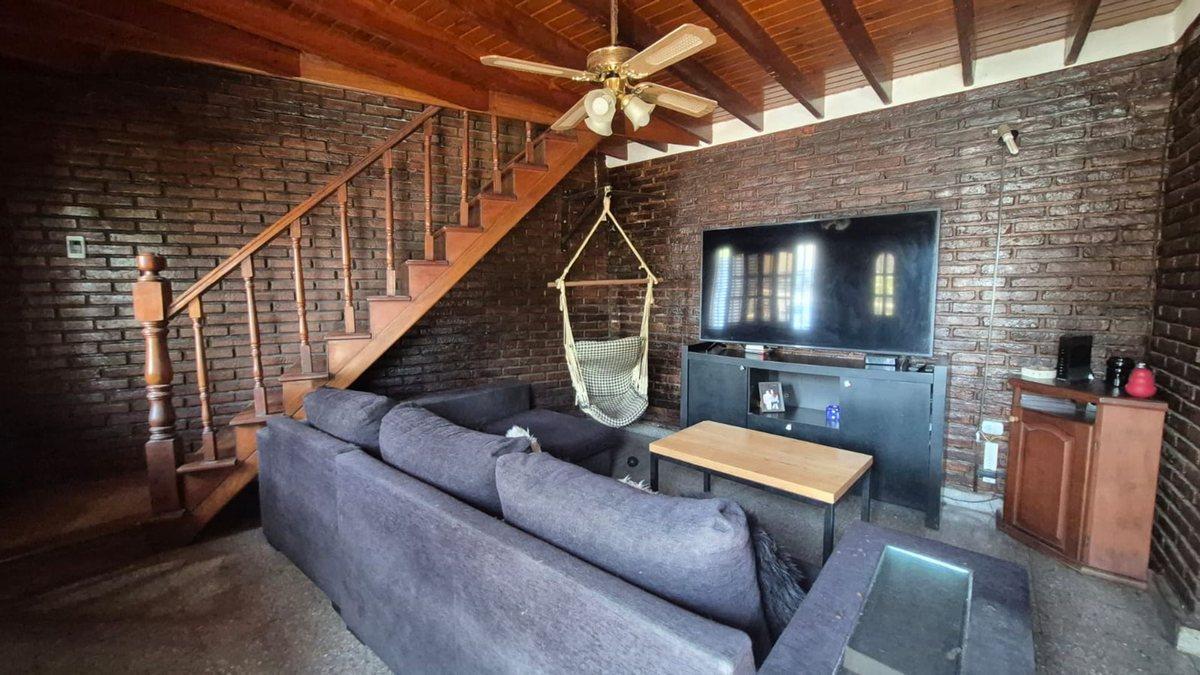 Foto de EXCELENTE CASA CHALET 4 AMB TERRAZA Y LAVADERO, imagen 4