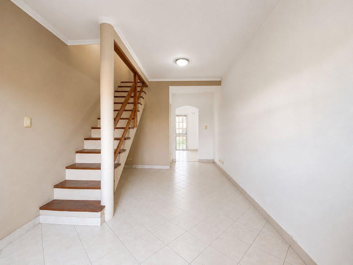 Foto de CASA 3 AMB C/COCHERA, JARDÍN, LAVADERO Y ALTILLO, imagen 4