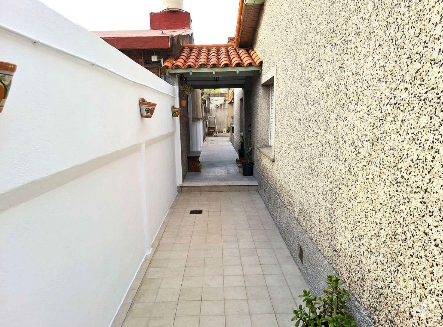 Foto de Excelente PH de 4 ambientes apto crédito ., imagen 2