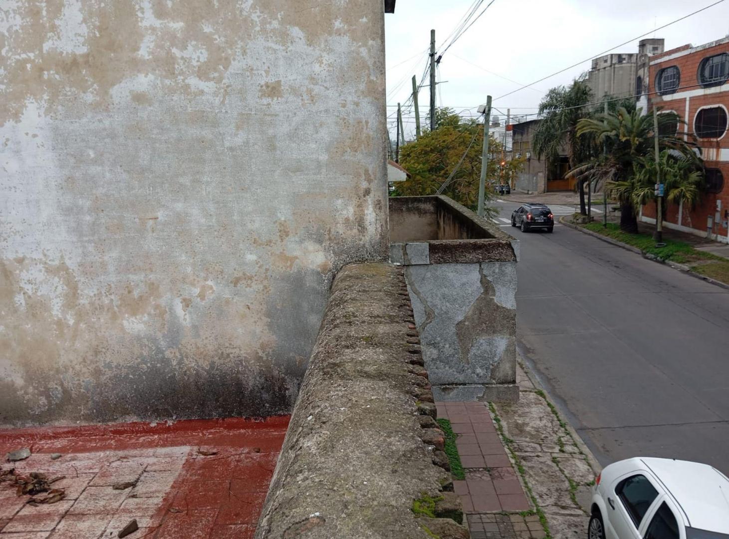 Foto de Casa Sobre Lote Propio a Refaccionar en Gerli, imagen 1