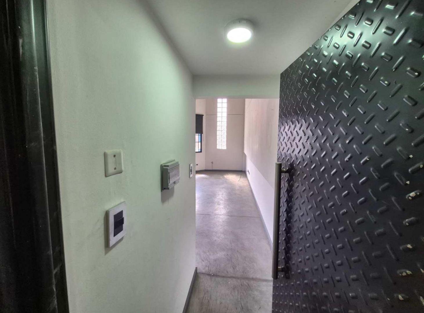 Foto de DEPTO TIPO LOFT CON ENTREPISO - EXCELENTE!! Lanus!, imagen 1