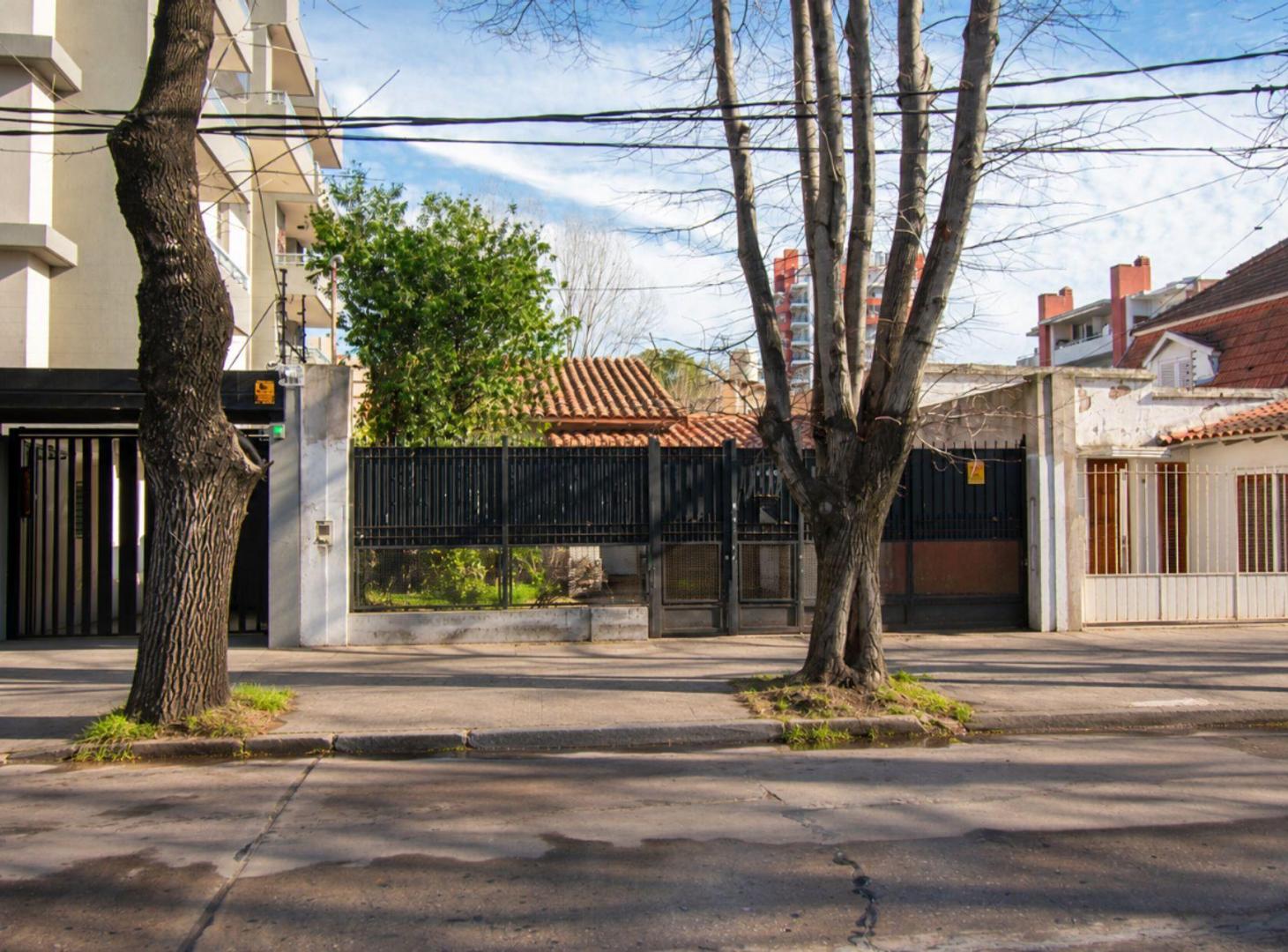 Foto de Hermoso chalet de 3 ambientes con quincho y parque, imagen 3