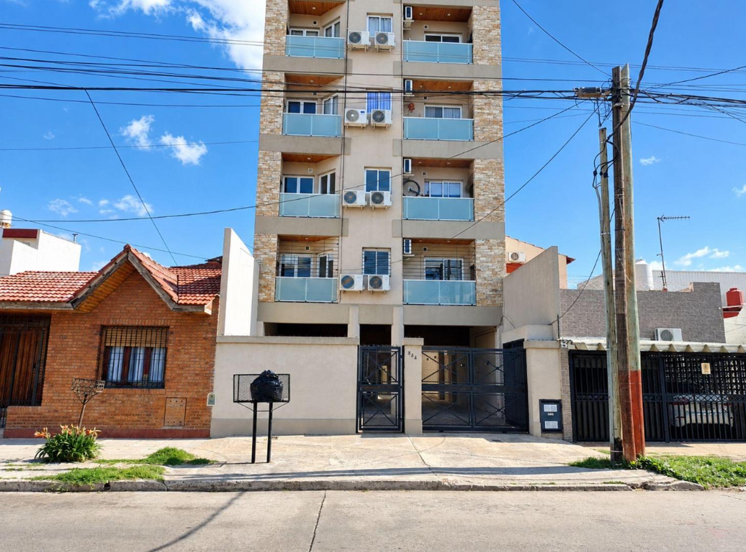 Foto de VENTA 2 AMB CON COCHERA -GERLI, imagen 1