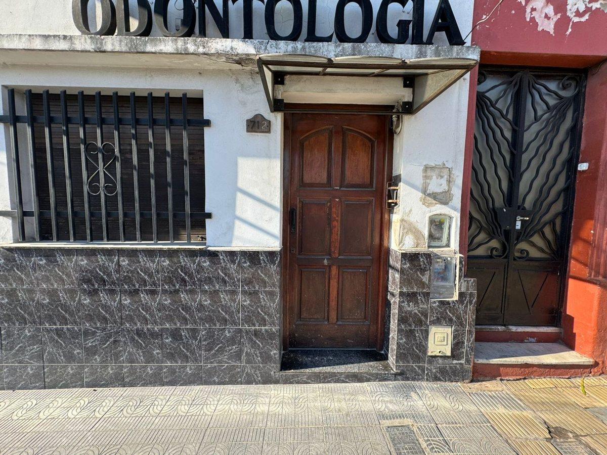 Foto de PH 3 AMB EN PRIMER PISO / TERRAZA / A REFACCIONAR, imagen 2