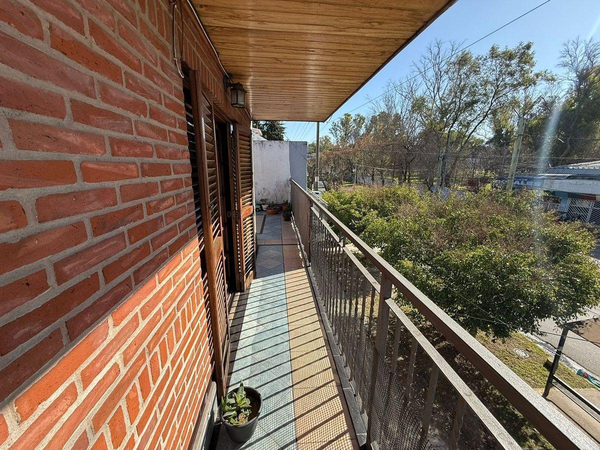 Foto de Casa 3 amb. cochera, patio y terraza en Llavallol, imagen 5