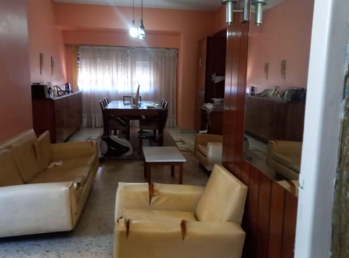 Foto de Casa con galpón en 2 ptas, en venta 267 m2 Lanús O, imagen 3