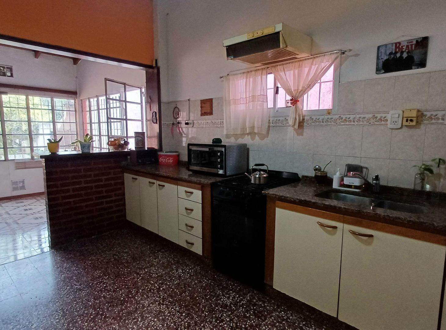 Foto de CASA 3 DORM+COCHERA+GRAN FONDO LIBRE/APTO CRÉDITO, imagen 4