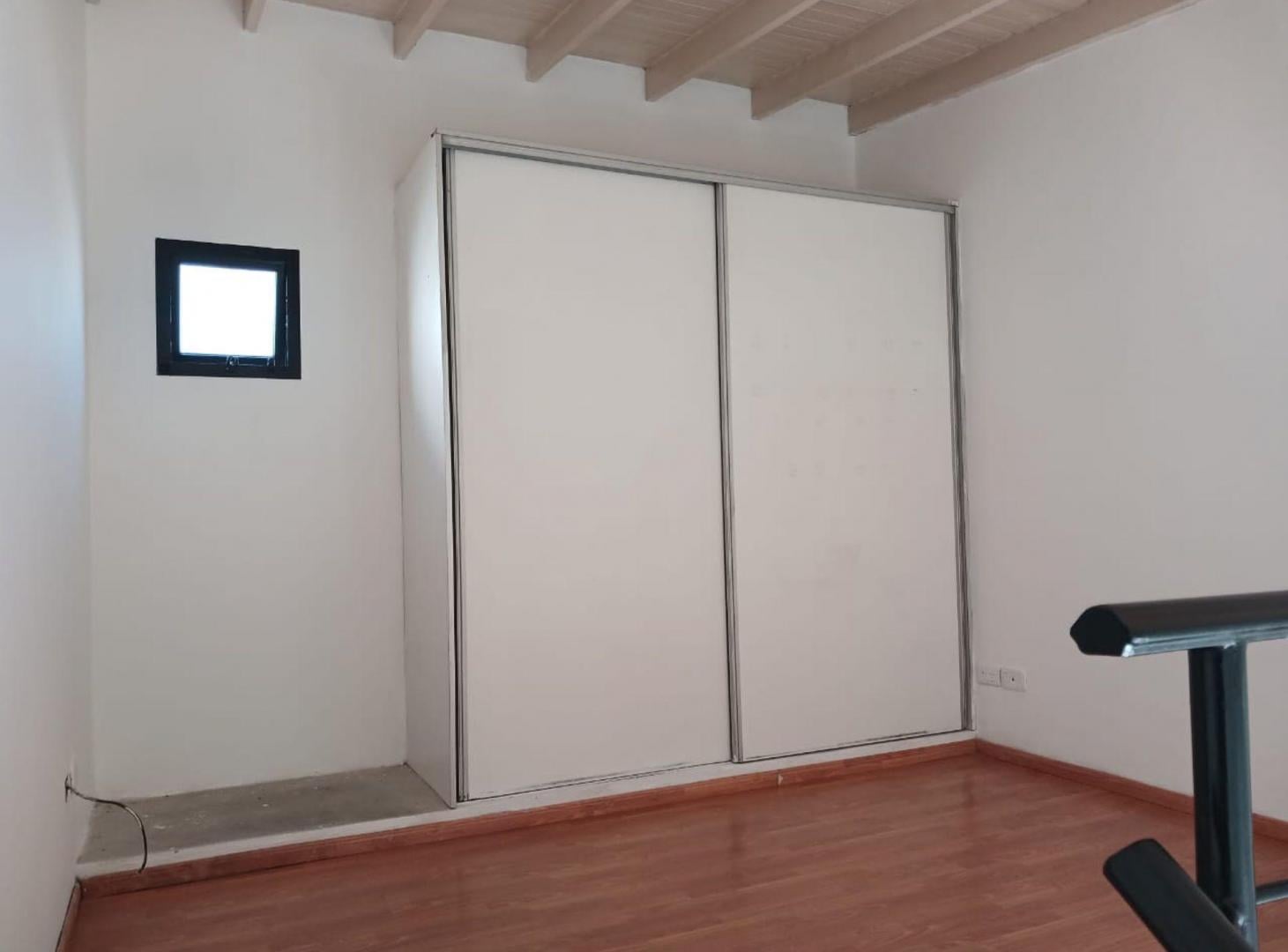 Foto de Dpto en dúplex alquiler 2 amb c/cochera Lanús O, imagen 3